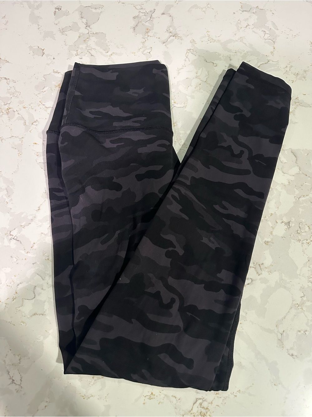 High-Waist Black Camo Leggings - Women